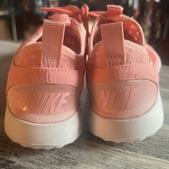 Nike Juvenate Women’s Sneaker Shoes Peach Pink Sz. 8 724979-005 NEVER WORN - Picture 5 of 7